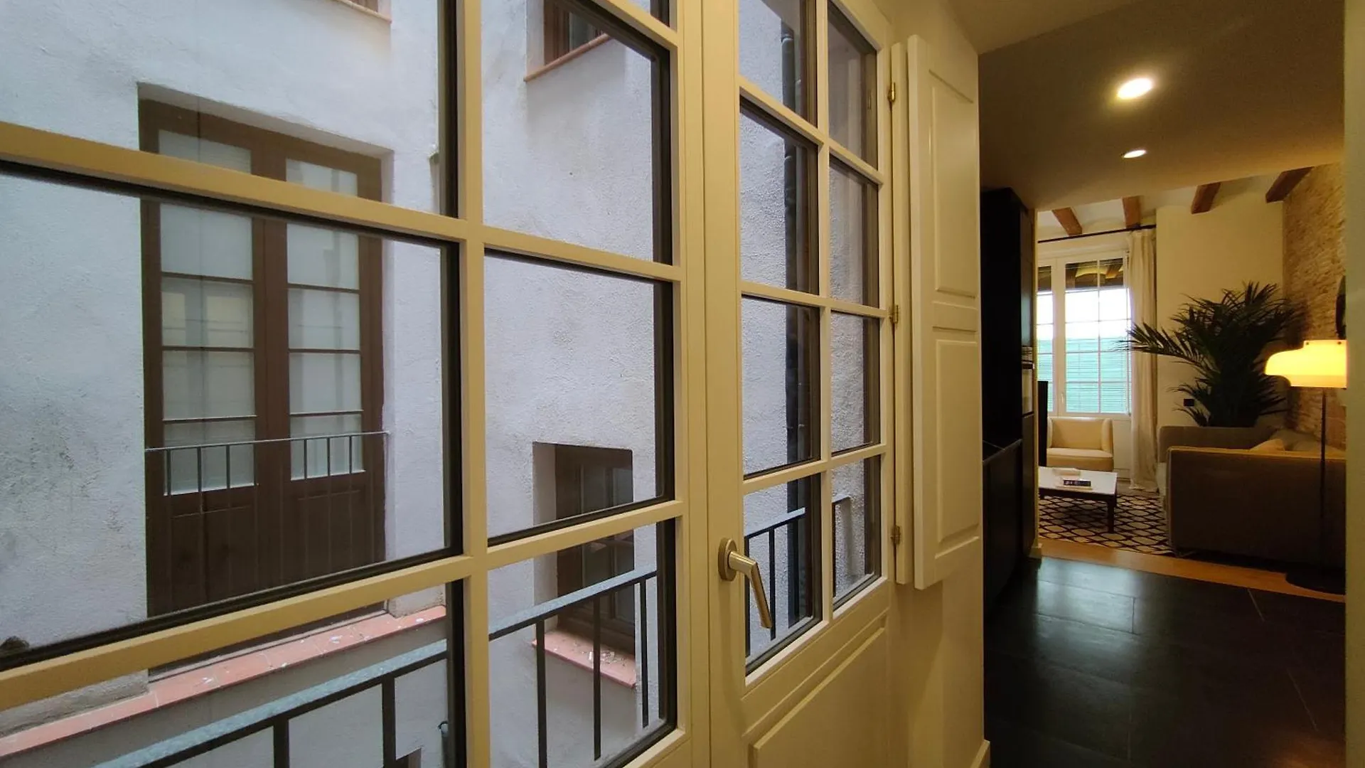 Luxury 2Br&2Washrooms City Center Barcelona Apartment