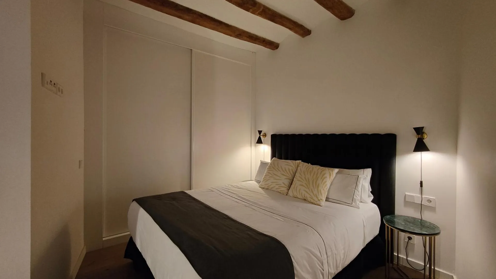 Luxury 2Br&2Washrooms City Center Barcelona