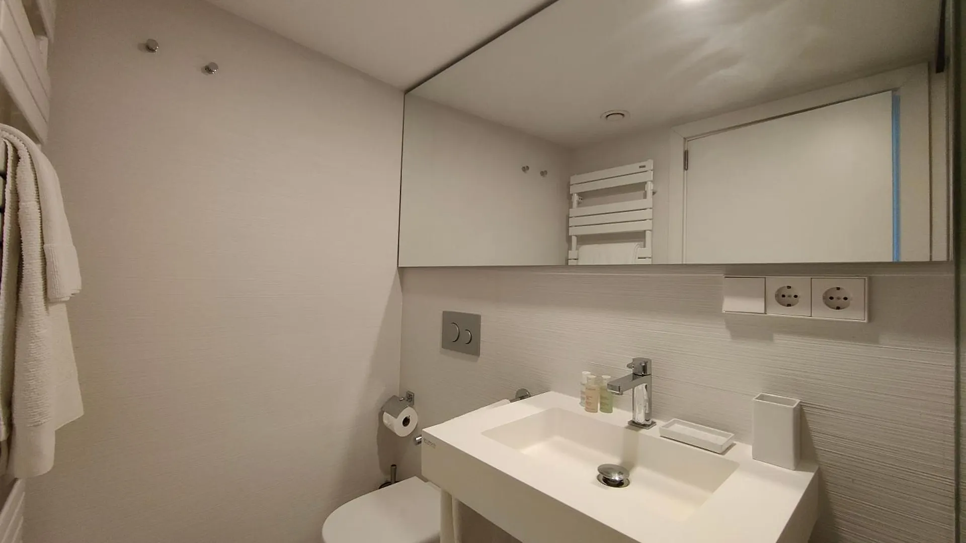 Luxury 2Br&2Washrooms City Center Barcelona Apartment