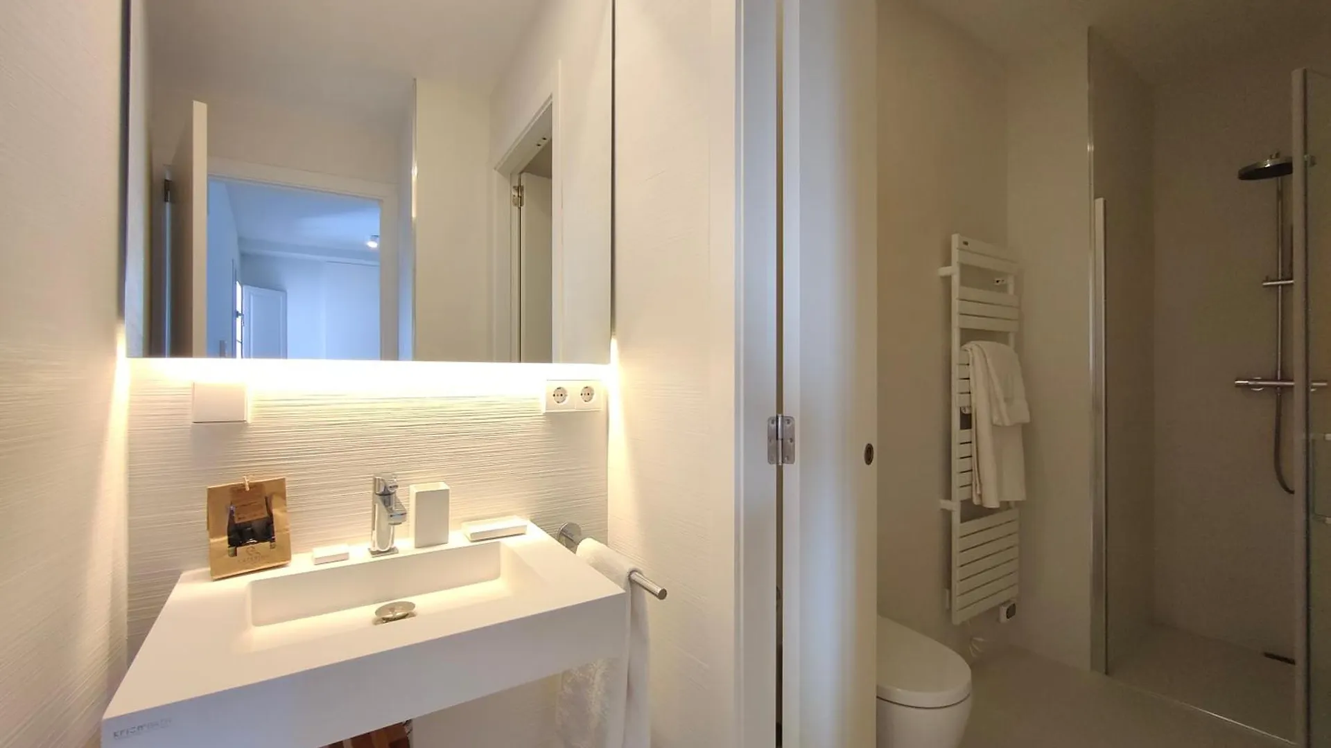 Luxury 2Br&2Washrooms City Center Barcelona 0*,  Spain