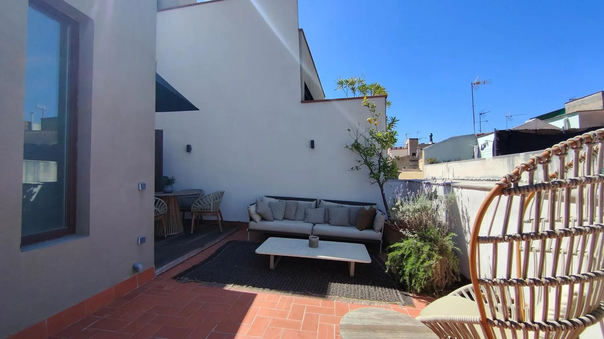 Luxury 2Br&2Washrooms City Center Barcelona Spain